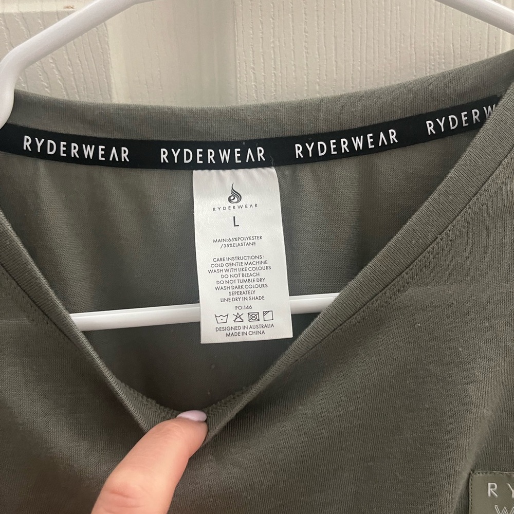 Workout shirt - Picture 2 of 2